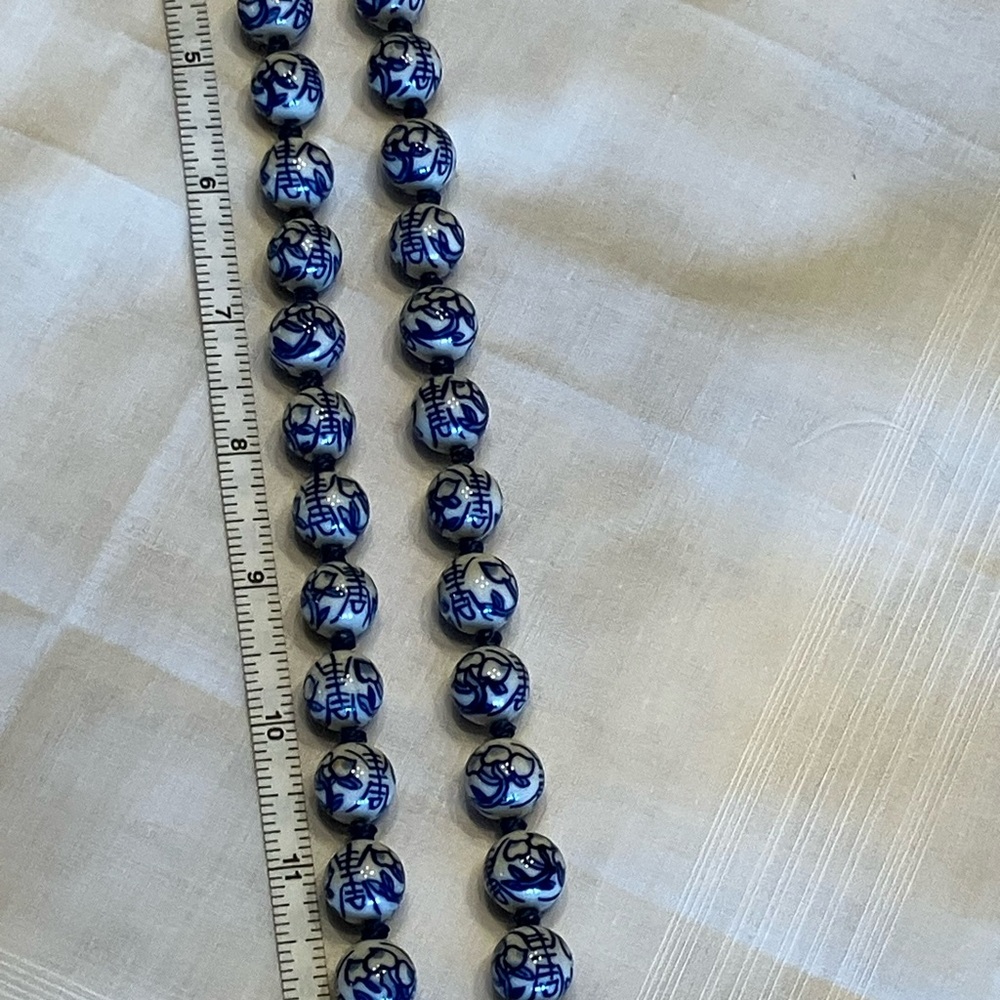CHINESE PORCELAIN HAND KNOTTED AND PAINTED BEADED NECKLACE AND BRACELET - Picture 5 of 17